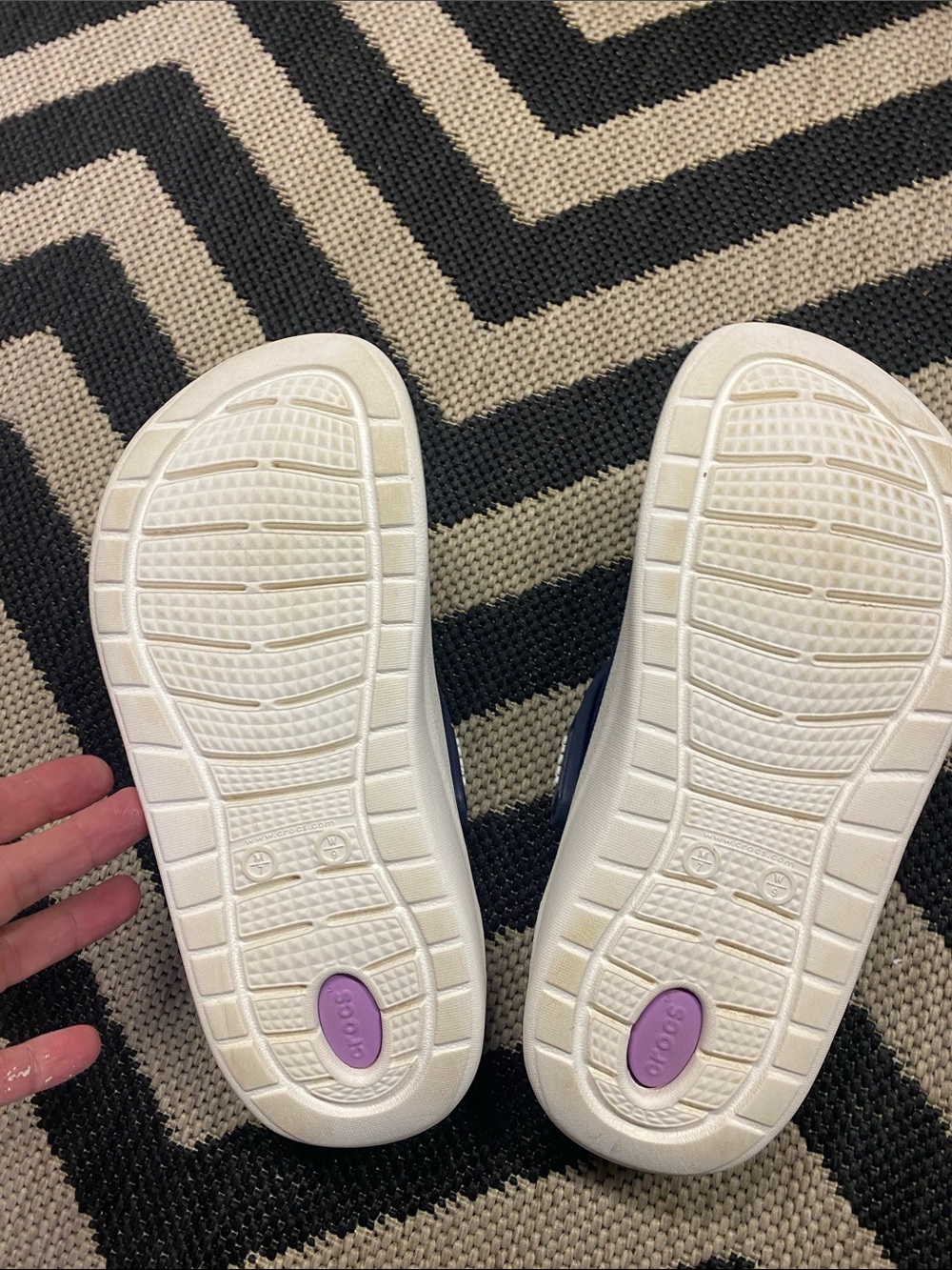 Crocs navy and orchid LiteRide clogs M7 W9 comfort shoe slip on slide - Picture 8 of 10